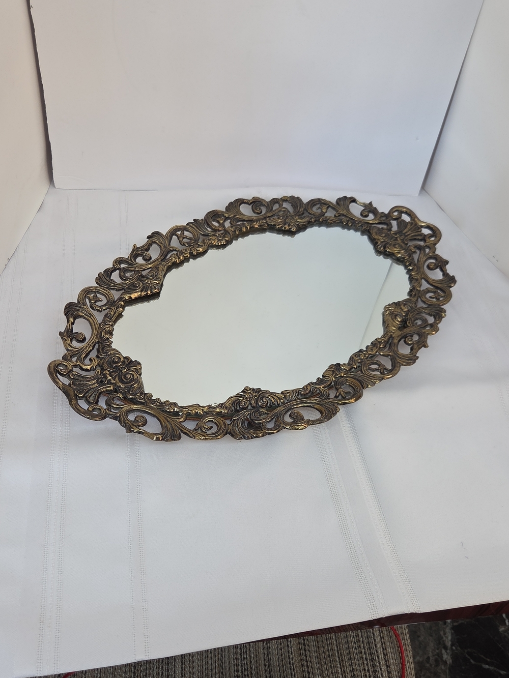 Ornate Antique-Style Gold Oval Vanity Mirror 19"x12"